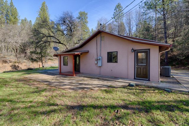 881 Livingston Rd, Meadow Vista, CA 95722