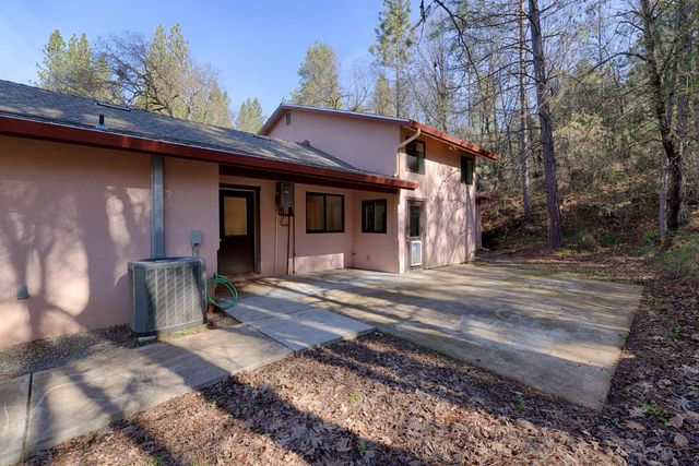 881 Livingston Rd, Meadow Vista, CA 95722