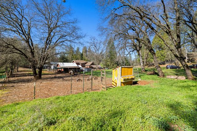 881 Livingston Rd, Meadow Vista, CA 95722