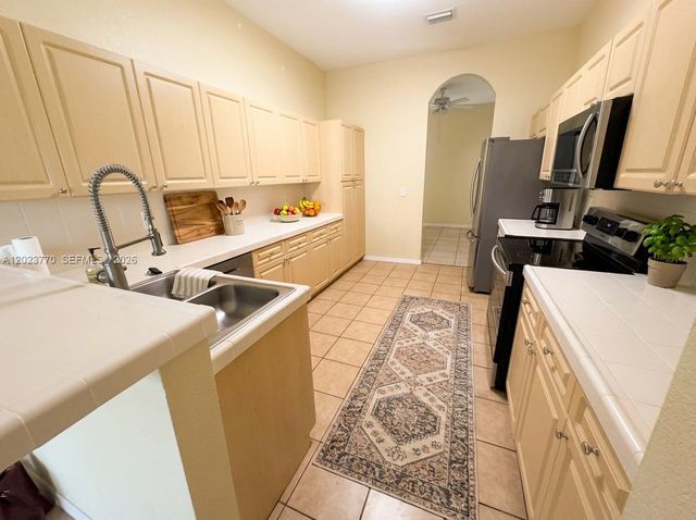 2363 SE 19th St, Homestead, FL 33035