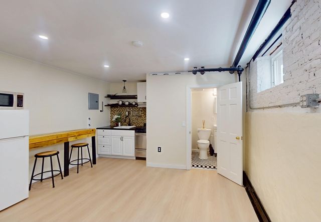 5 Spofford Rd 17, Boston, MA 02134