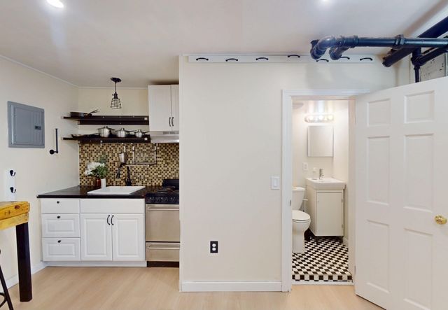 5 Spofford Rd 17, Boston, MA 02134