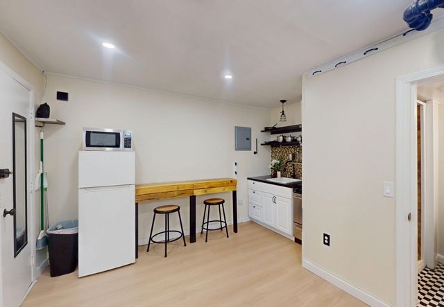 5 Spofford Rd 17, Boston, MA 02134