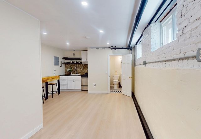 5 Spofford Rd 17, Boston, MA 02134