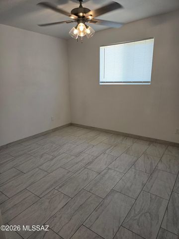 511 N Iroquois Avenue B, Tucson, AZ 85745