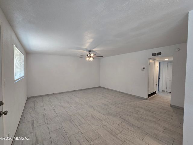 511 N Iroquois Avenue B, Tucson, AZ 85745
