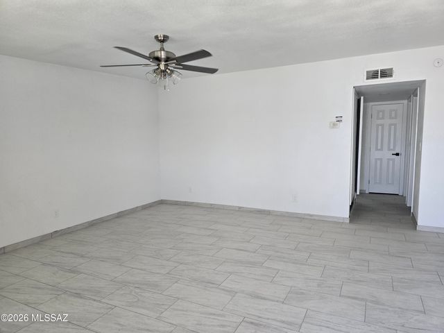 511 N Iroquois Avenue B, Tucson, AZ 85745