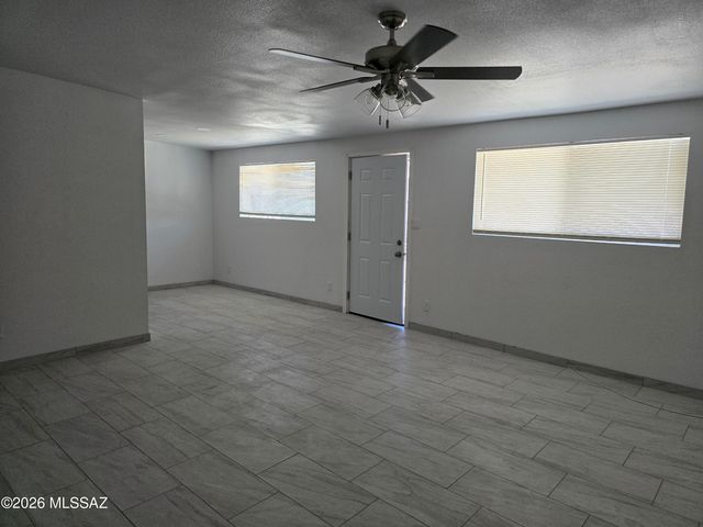 511 N Iroquois Avenue B, Tucson, AZ 85745