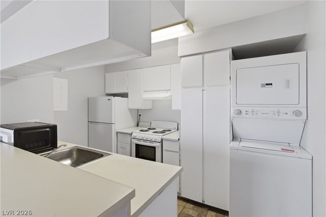 2221 West Bonanza Road 28, Las Vegas, NV 89106
