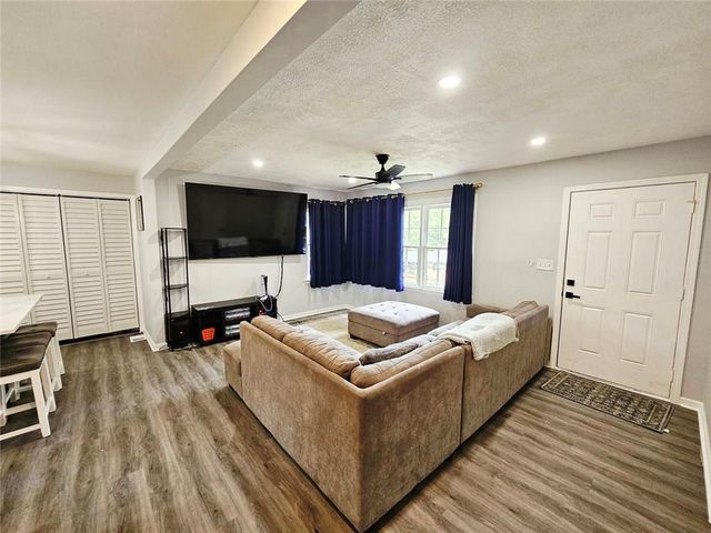 2096 Venesa Circle Circle, Austell, GA 30168