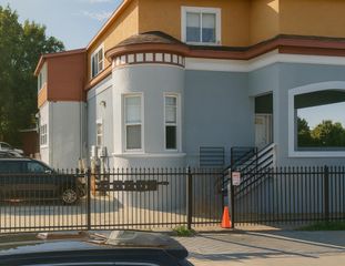 9939 International Blvd, Oakland, CA 94603