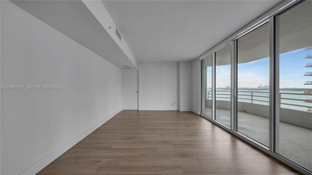 555 NE 34th St 2307, Miami, FL 33137