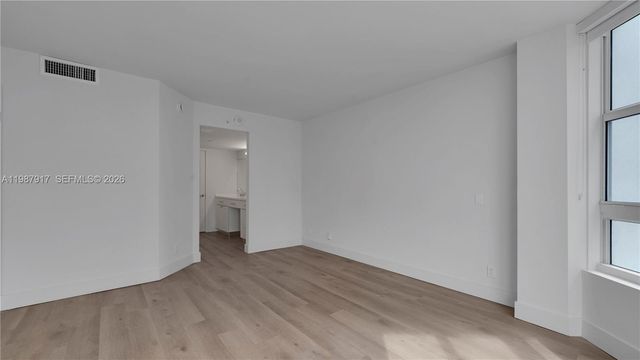 555 NE 34th St 2307, Miami, FL 33137