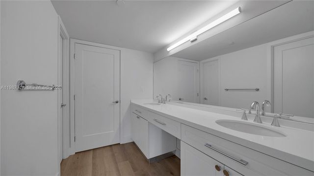 555 NE 34th St 2307, Miami, FL 33137