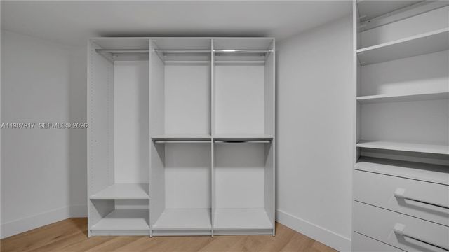 555 NE 34th St 2307, Miami, FL 33137