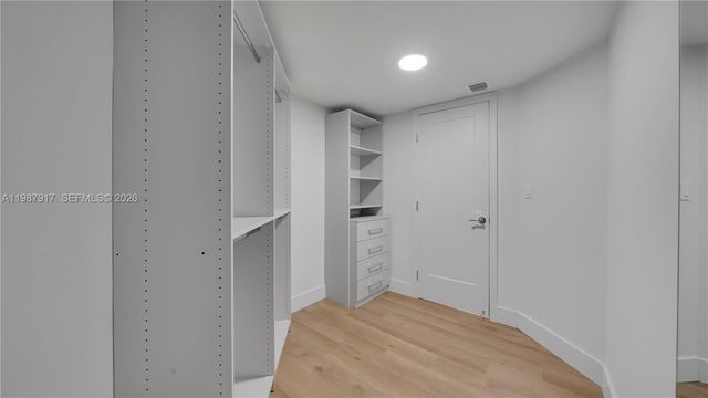 555 NE 34th St 2307, Miami, FL 33137