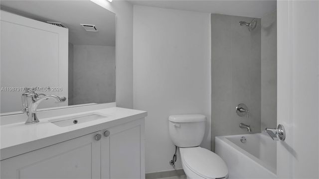 555 NE 34th St 2307, Miami, FL 33137