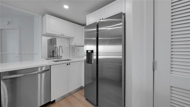 555 NE 34th St 2307, Miami, FL 33137