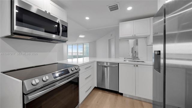 555 NE 34th St 2307, Miami, FL 33137