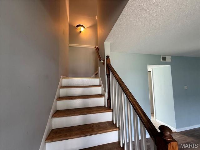 846 Dumont Place, St Louis, MO 63125