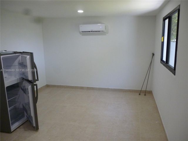 4611 SW 19th St 1, West Park, FL 33023