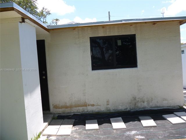 4611 SW 19th St 1, West Park, FL 33023