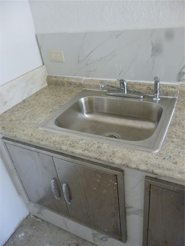 4611 SW 19th St 1, West Park, FL 33023