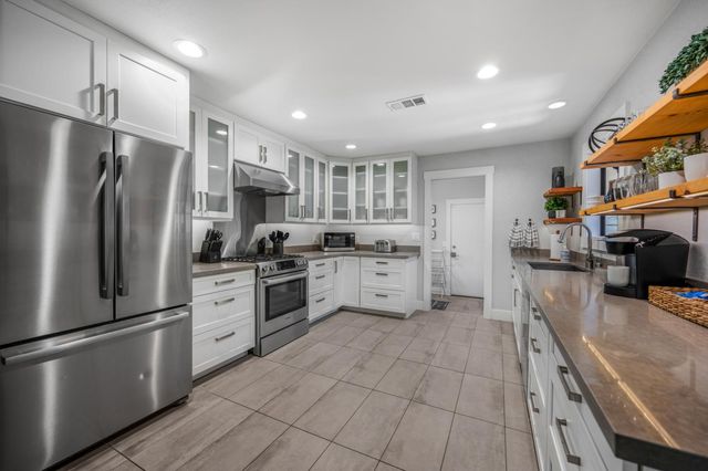 6760 N Haslam Avenue, Fresno, CA 93711