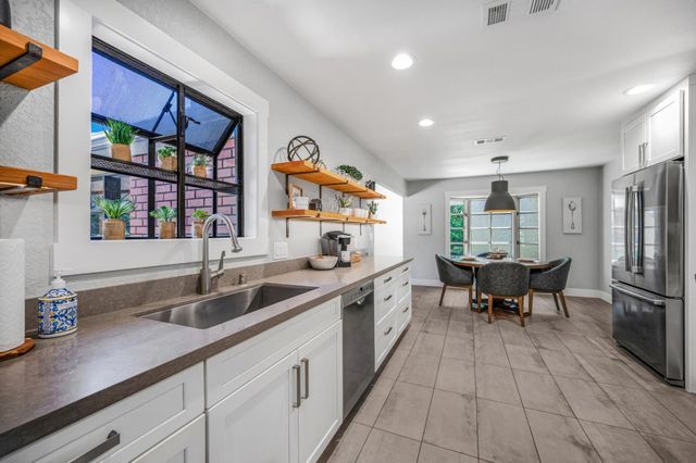 6760 N Haslam Avenue, Fresno, CA 93711