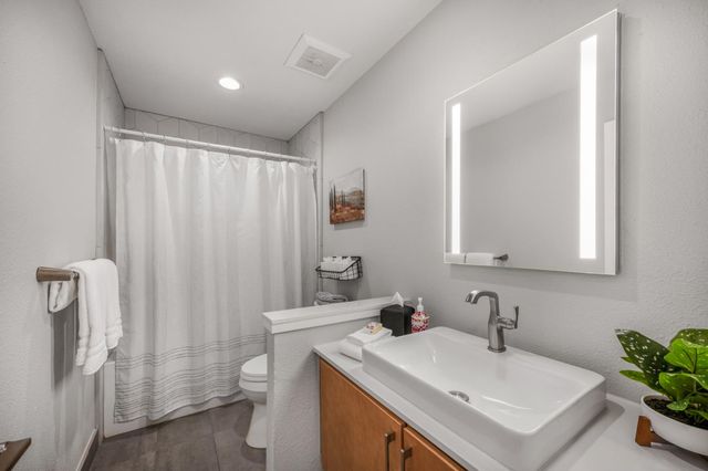 6760 N Haslam Avenue, Fresno, CA 93711