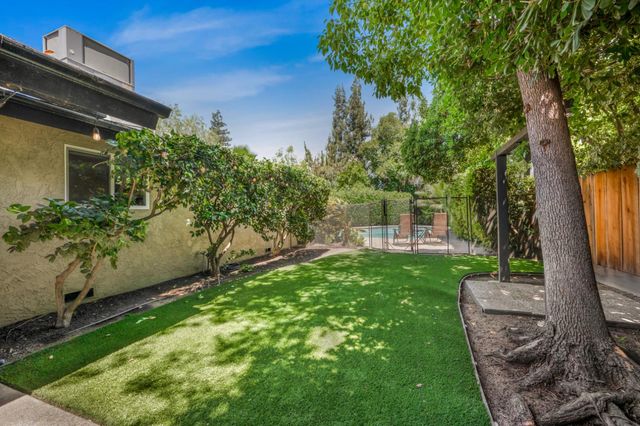 6760 N Haslam Avenue, Fresno, CA 93711