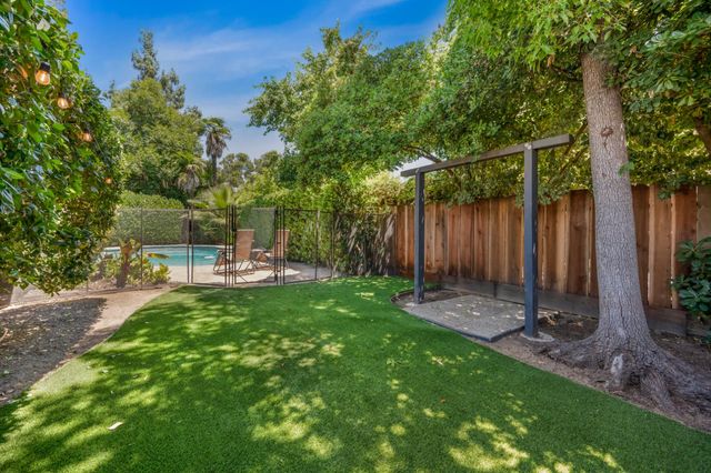 6760 N Haslam Avenue, Fresno, CA 93711