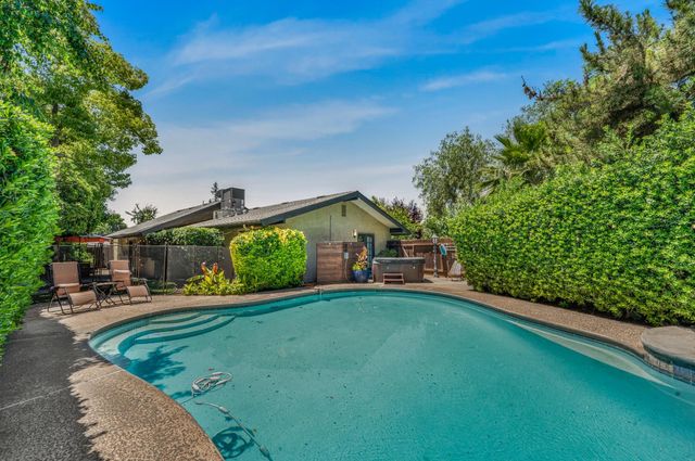 6760 N Haslam Avenue, Fresno, CA 93711