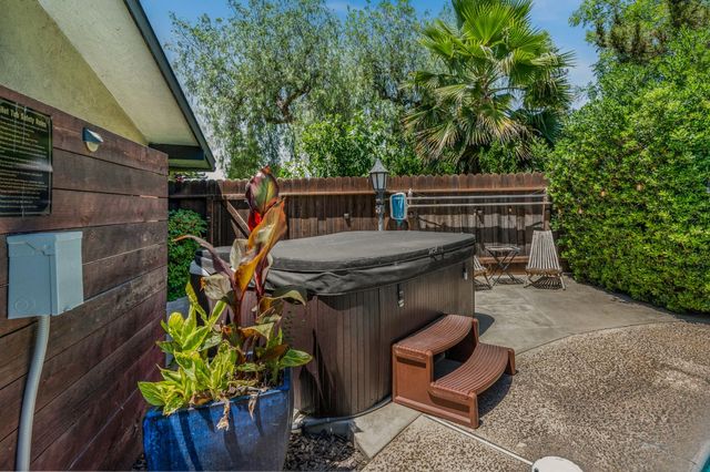 6760 N Haslam Avenue, Fresno, CA 93711