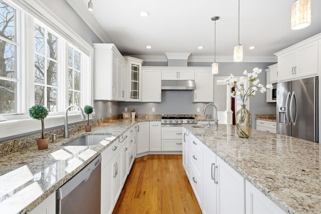 4 Whittier Rd, Lexington, MA 02420