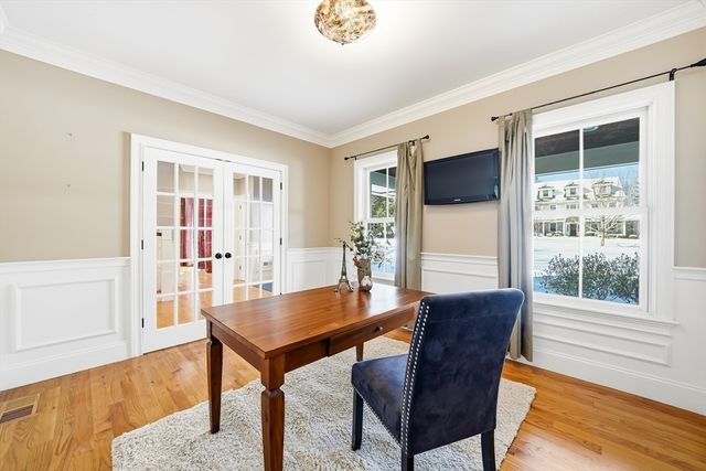 4 Whittier Rd, Lexington, MA 02420