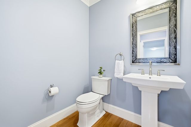 4 Whittier Rd, Lexington, MA 02420