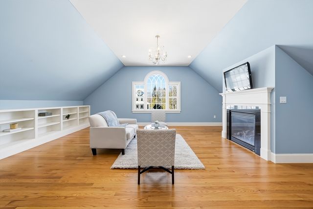 4 Whittier Rd, Lexington, MA 02420