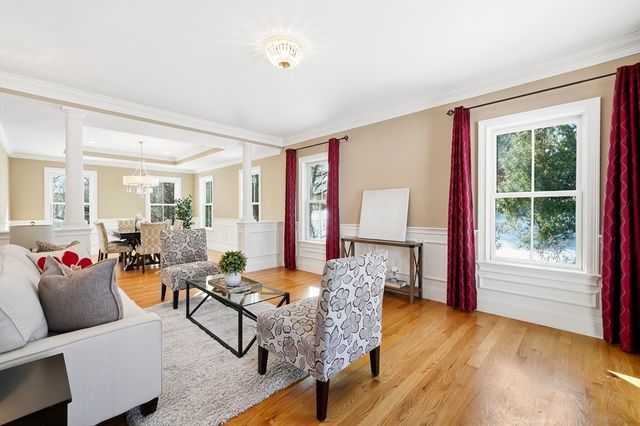 4 Whittier Rd, Lexington, MA 02420