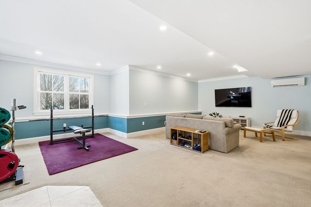 4 Whittier Rd, Lexington, MA 02420