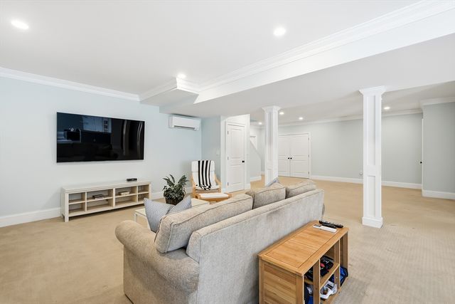 4 Whittier Rd, Lexington, MA 02420