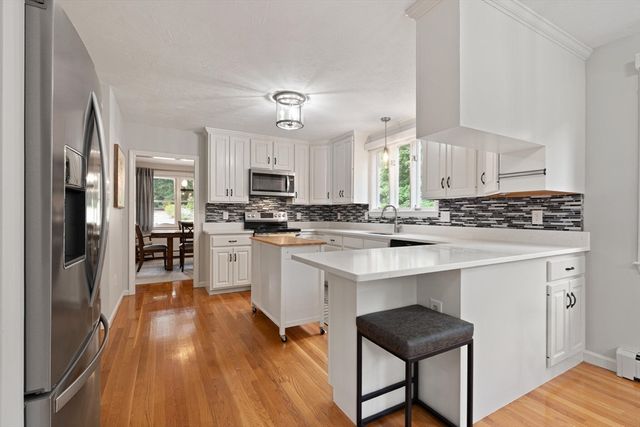 40 Ray Rd, Wrentham, MA 02093