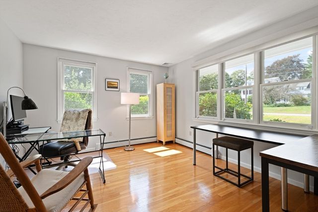 40 Ray Rd, Wrentham, MA 02093