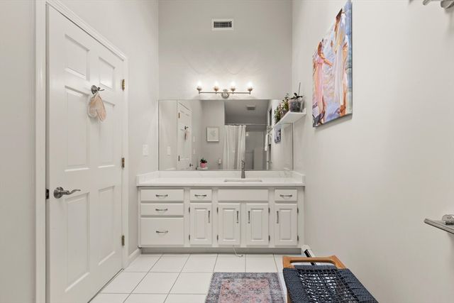 40 Ray Rd, Wrentham, MA 02093
