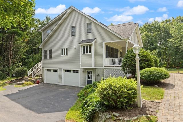 40 Ray Rd, Wrentham, MA 02093