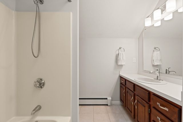 40 Ray Rd, Wrentham, MA 02093