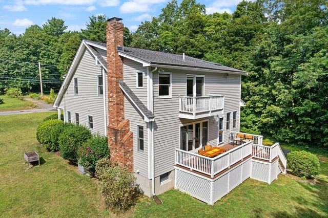 40 Ray Rd, Wrentham, MA 02093