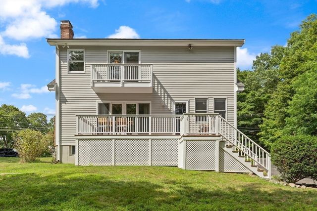 40 Ray Rd, Wrentham, MA 02093