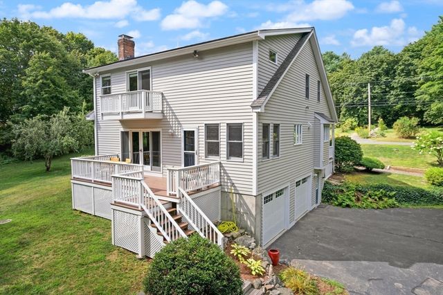 40 Ray Rd, Wrentham, MA 02093