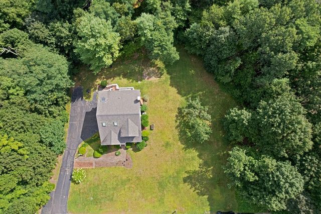 40 Ray Rd, Wrentham, MA 02093